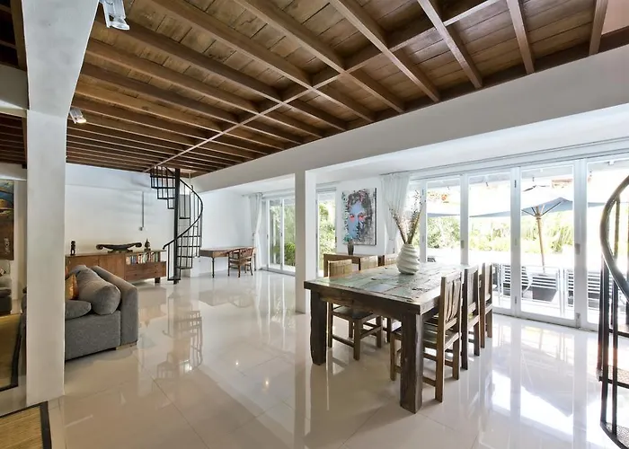 Villa Grange - *